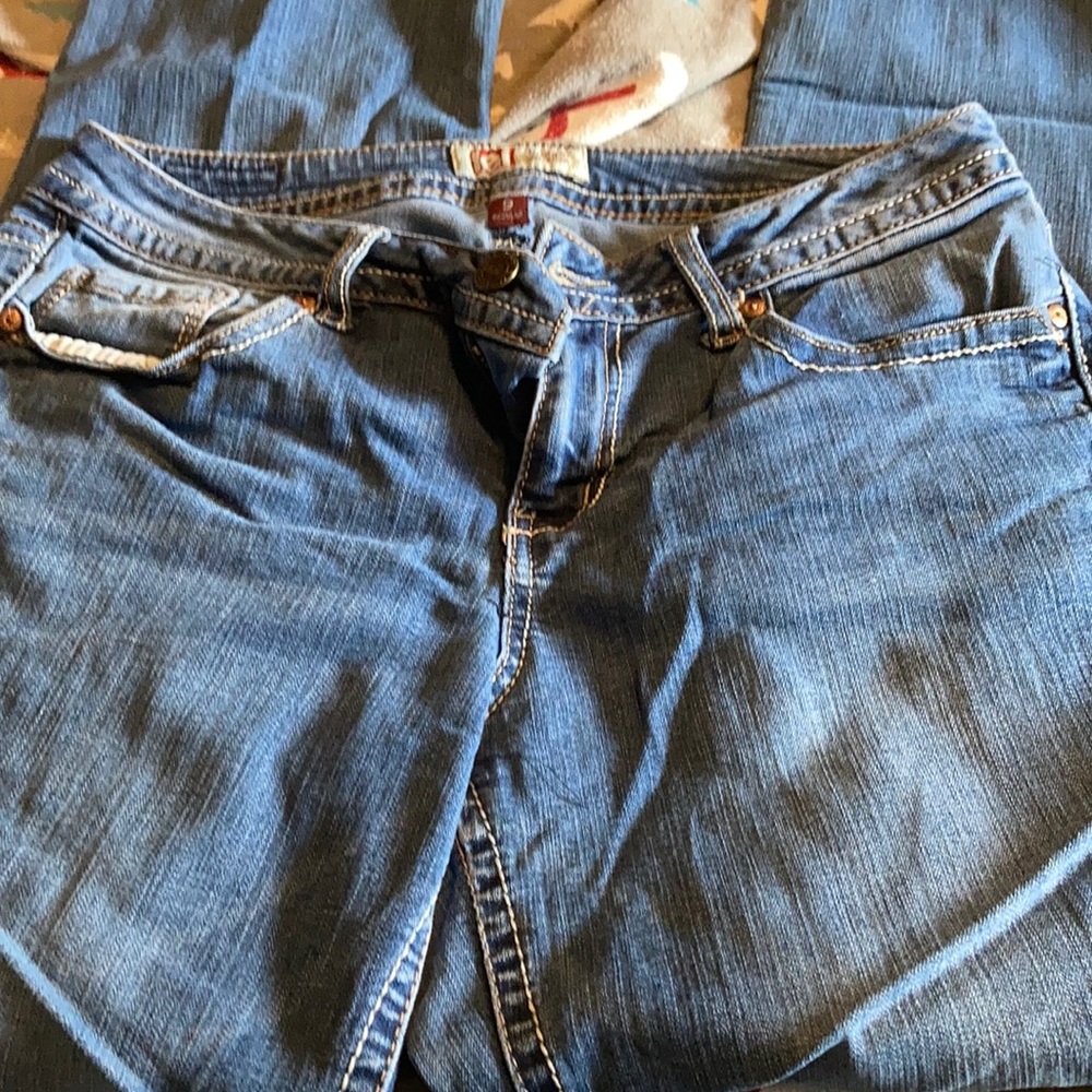 Lei Juniors Bridget Curvy Bootcut Jean